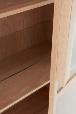 Store SANDOR Vitriinikaappi Säilytys