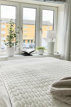 Flash Sale TILY Päiväpeite - Parisänkyyn 260x260 Cm Päiväpeitteet